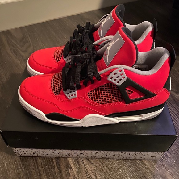 JORDAN 4 TORO